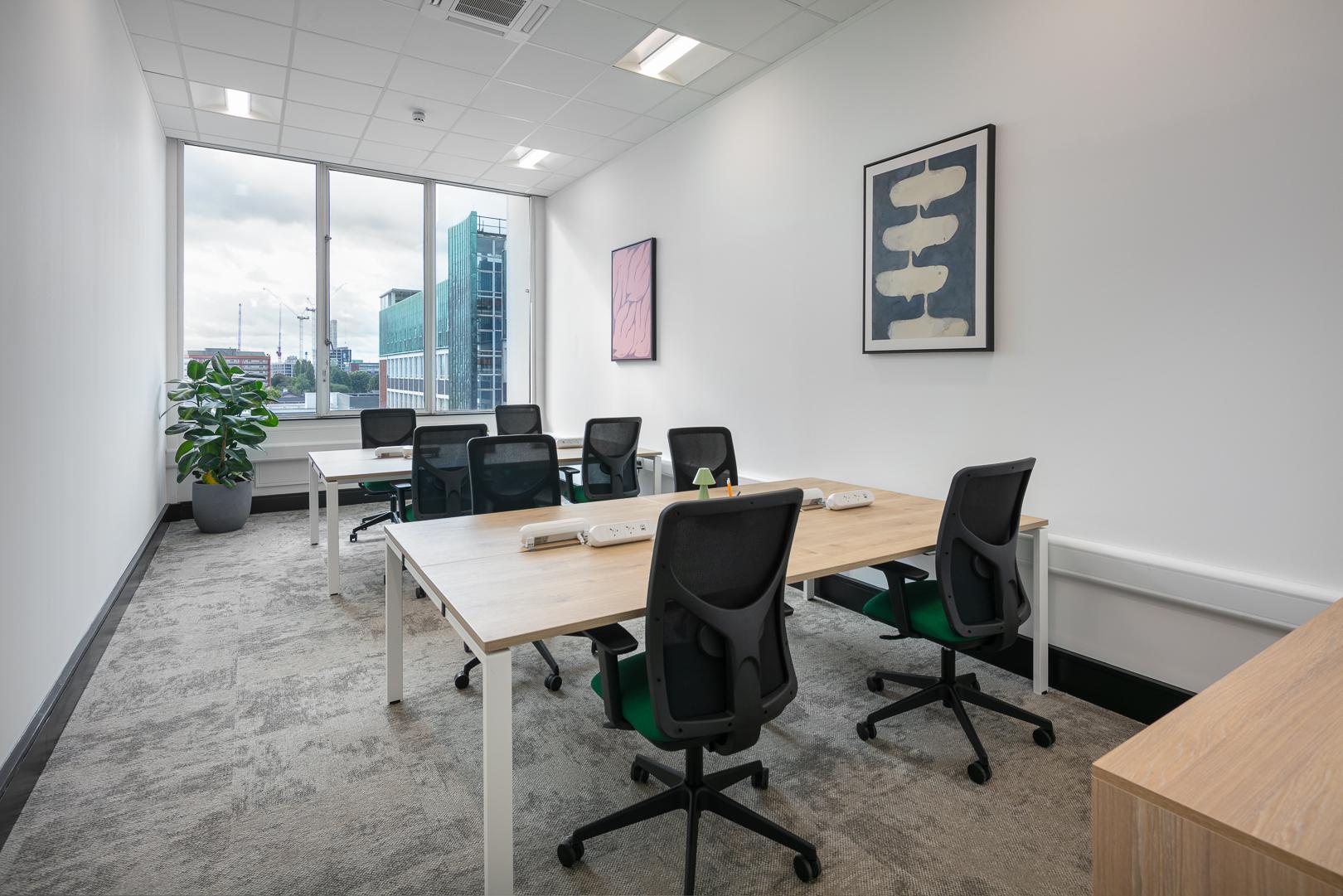 8 person office suite in Renold